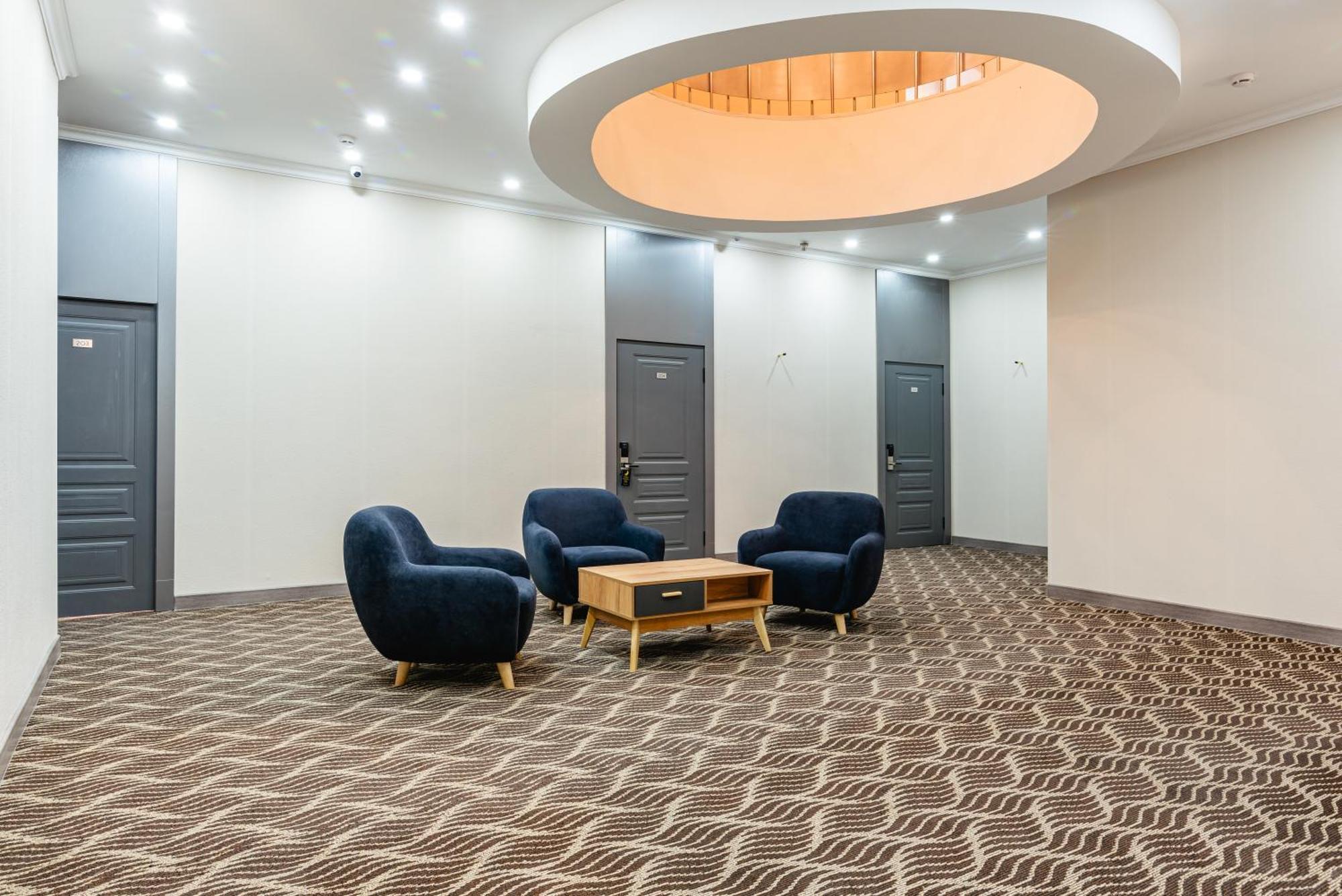 Aykun Hotel Almaty Esterno foto