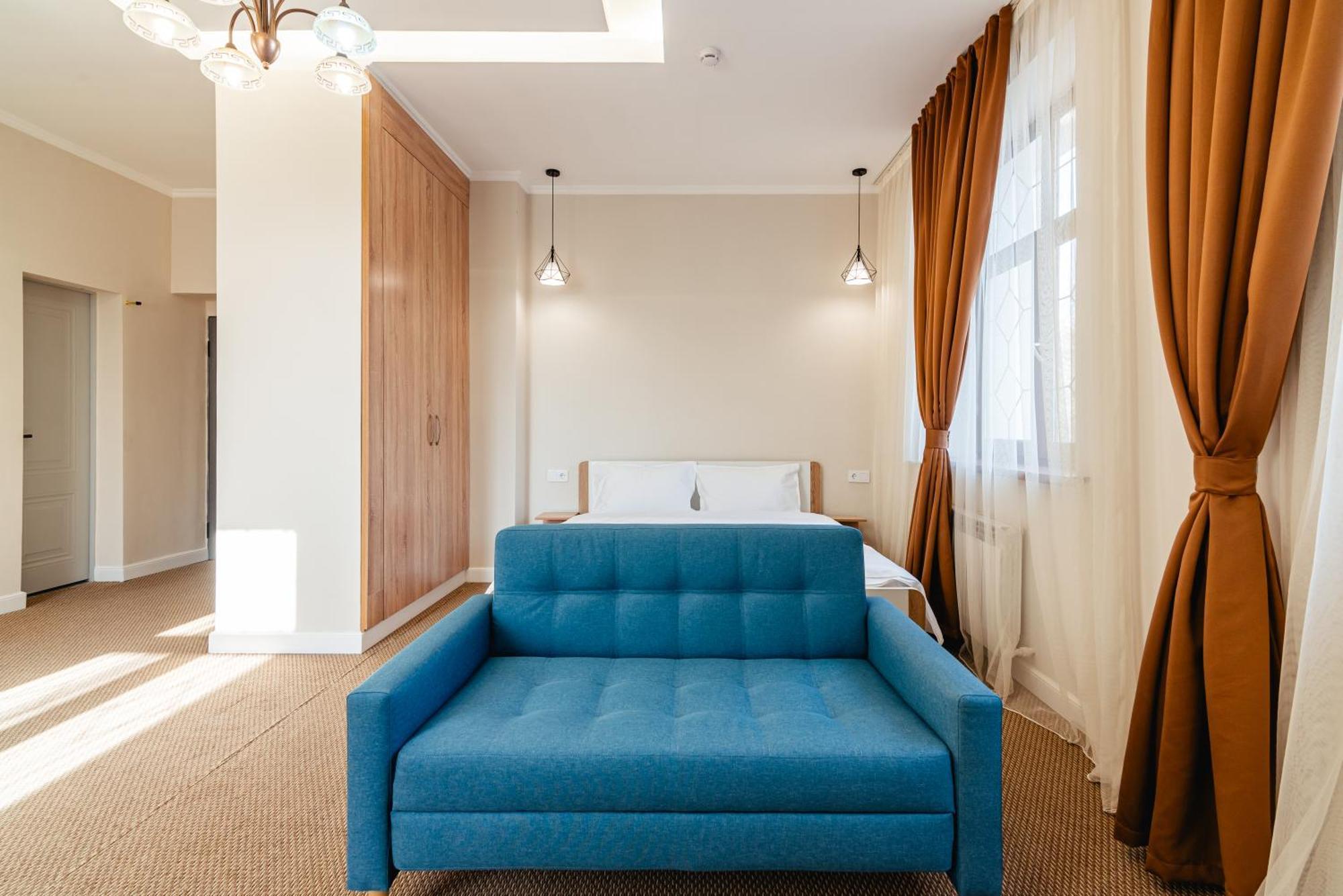 Aykun Hotel Almaty Esterno foto